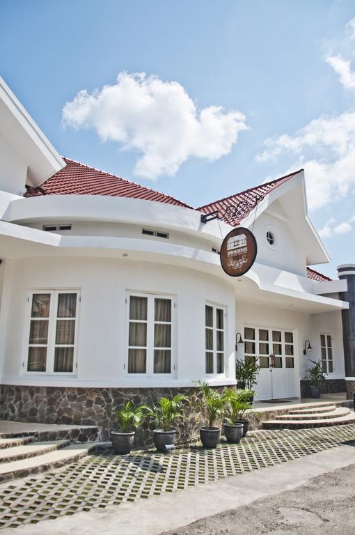 Ipienk House Yogyakarta 호텔 외부 사진